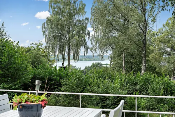 Bild 2 von 27